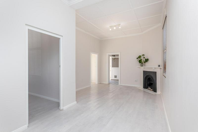 2 Bedroom Property for Sale in Claremont Western Cape